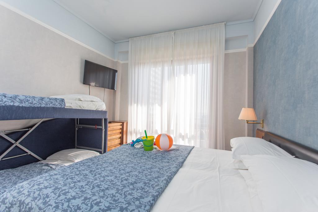 Hotel Esplanade Cesenatico Esterno foto