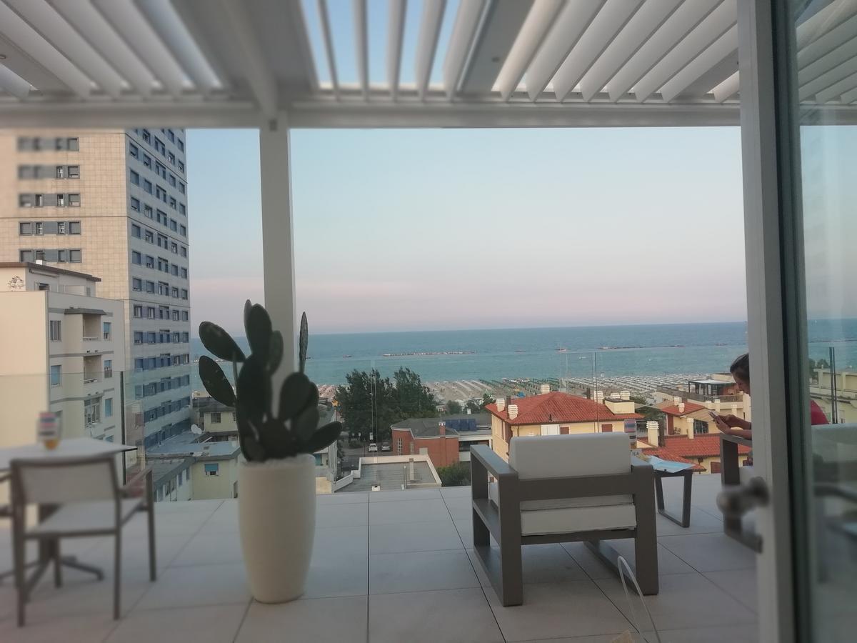 Hotel Esplanade Cesenatico Esterno foto