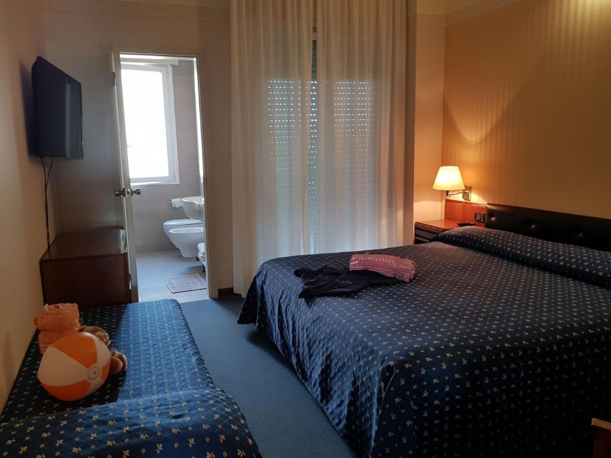 Hotel Esplanade Cesenatico Esterno foto